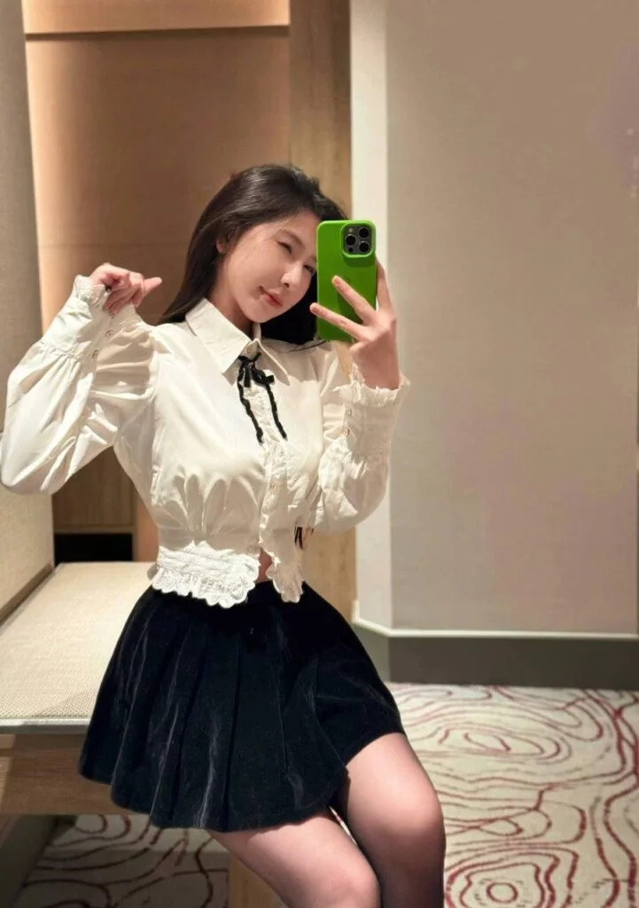 Kelie Singapore Escort profile overview showing Sentosa location Kelie Singapore Escort profile overview showing Sentosa location