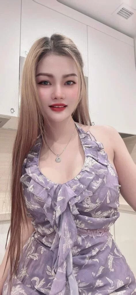 Lisa Singapore escort profile portrait Lisa Singapore escort profile portrait
