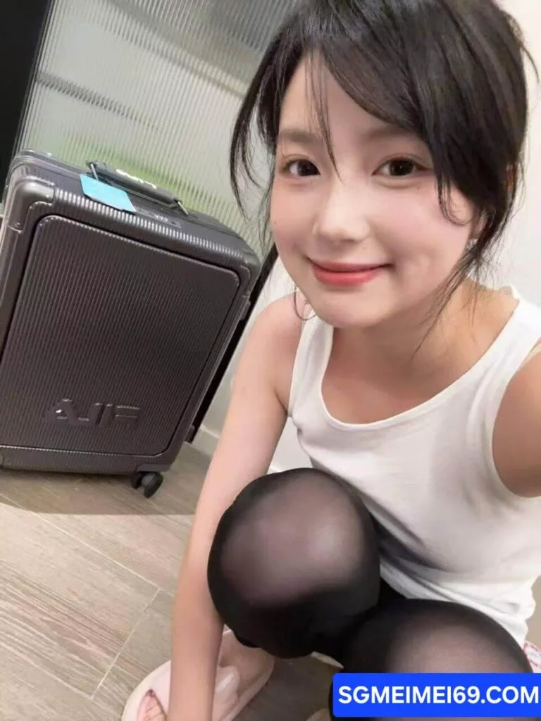 Professional portrait of QiaoYaNa Singapore Escort ID 2077 Professional portrait of QiaoYaNa Singapore Escort ID 2077